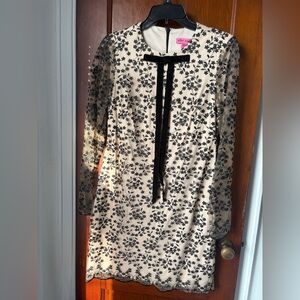 Betsey Johnson Size 2 Cream and Black Lace Floral Dress
